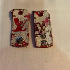 Watch me Creations Upcycled Apple Watch Band. Wht w/ Hot Pink Metallic Inside 3